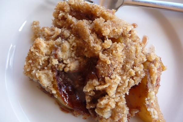 Secret To Apple Crisp Will Spare You From A Frantic Holiday Image