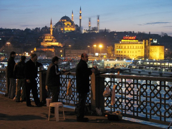 fishermen-galata-bridge_zd
