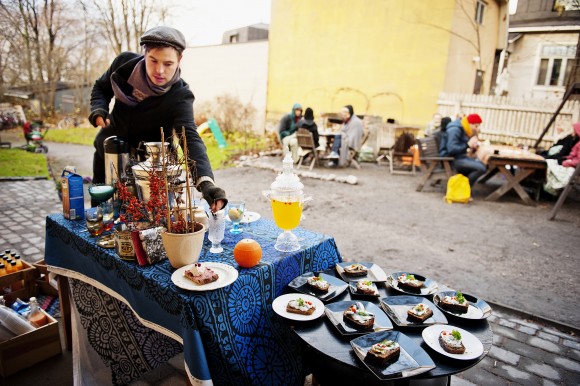 Setting up snack plates in Helsinki. Credit: Heidi Uutela/Restaurant Day