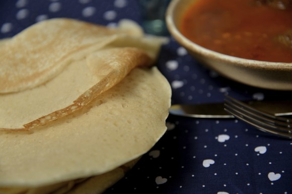 A traditional Yemeni meal of lahuh and stew. Credit: iStockphoto / lenazap