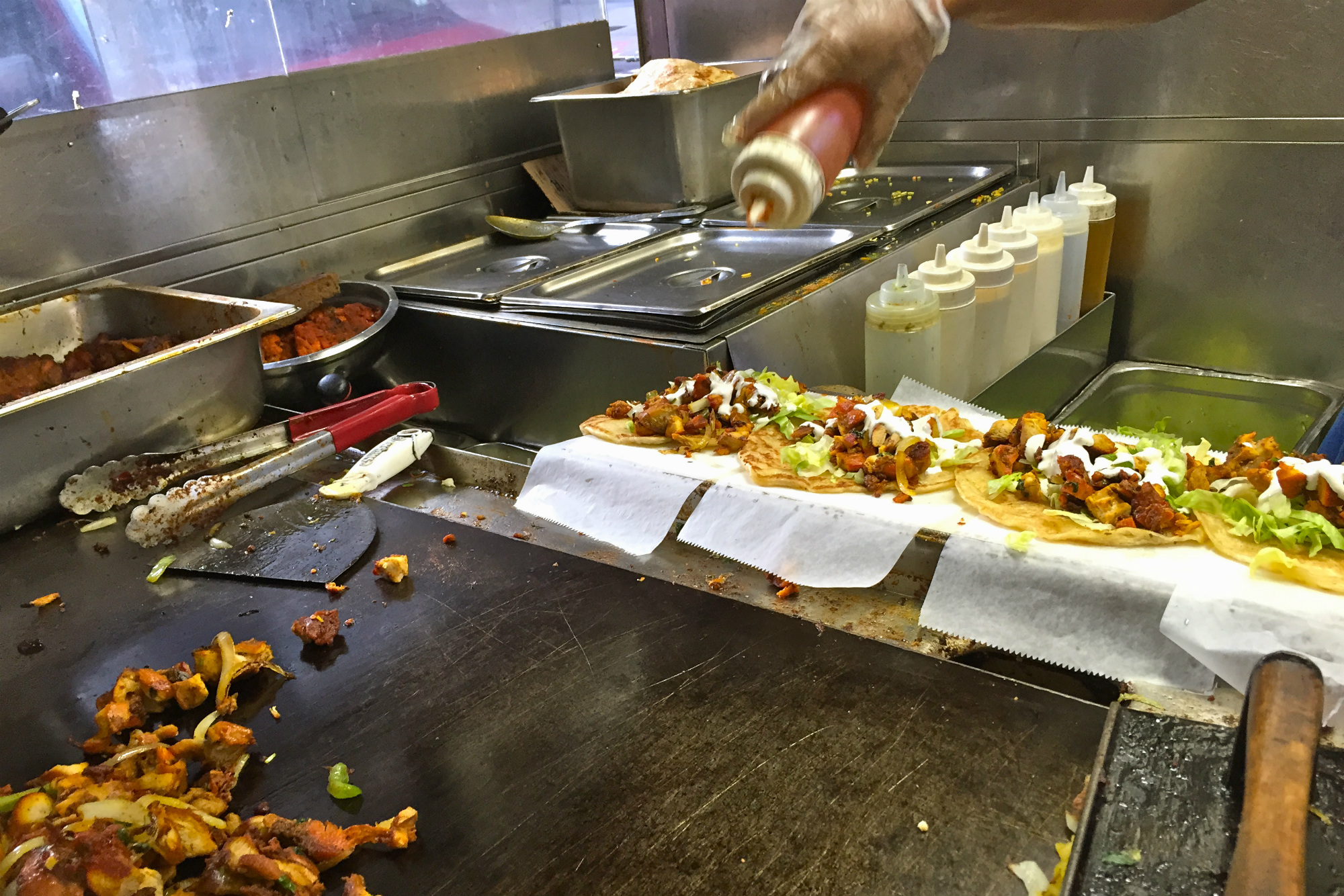 16 Yummy NYC Street Eats Under $20 Image