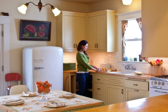 A best-seller inspires the urge to declutter a kitchen. Credit: Copyright 2015 Joe Whittle Photography