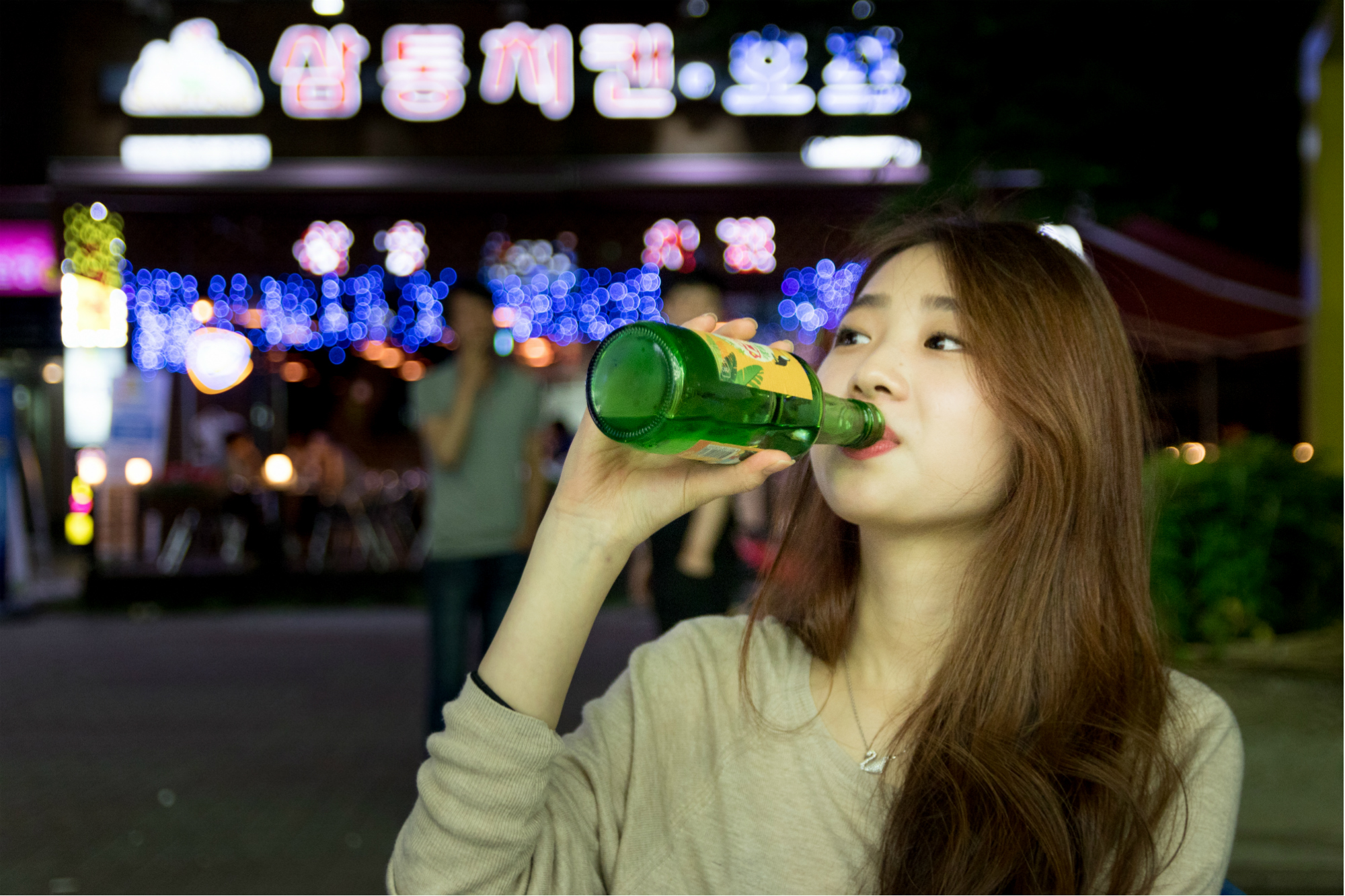 Soju makers in South Korea are targeting women with fruit-flavored drinks. Credit: Copyright 2016 Jo Turner