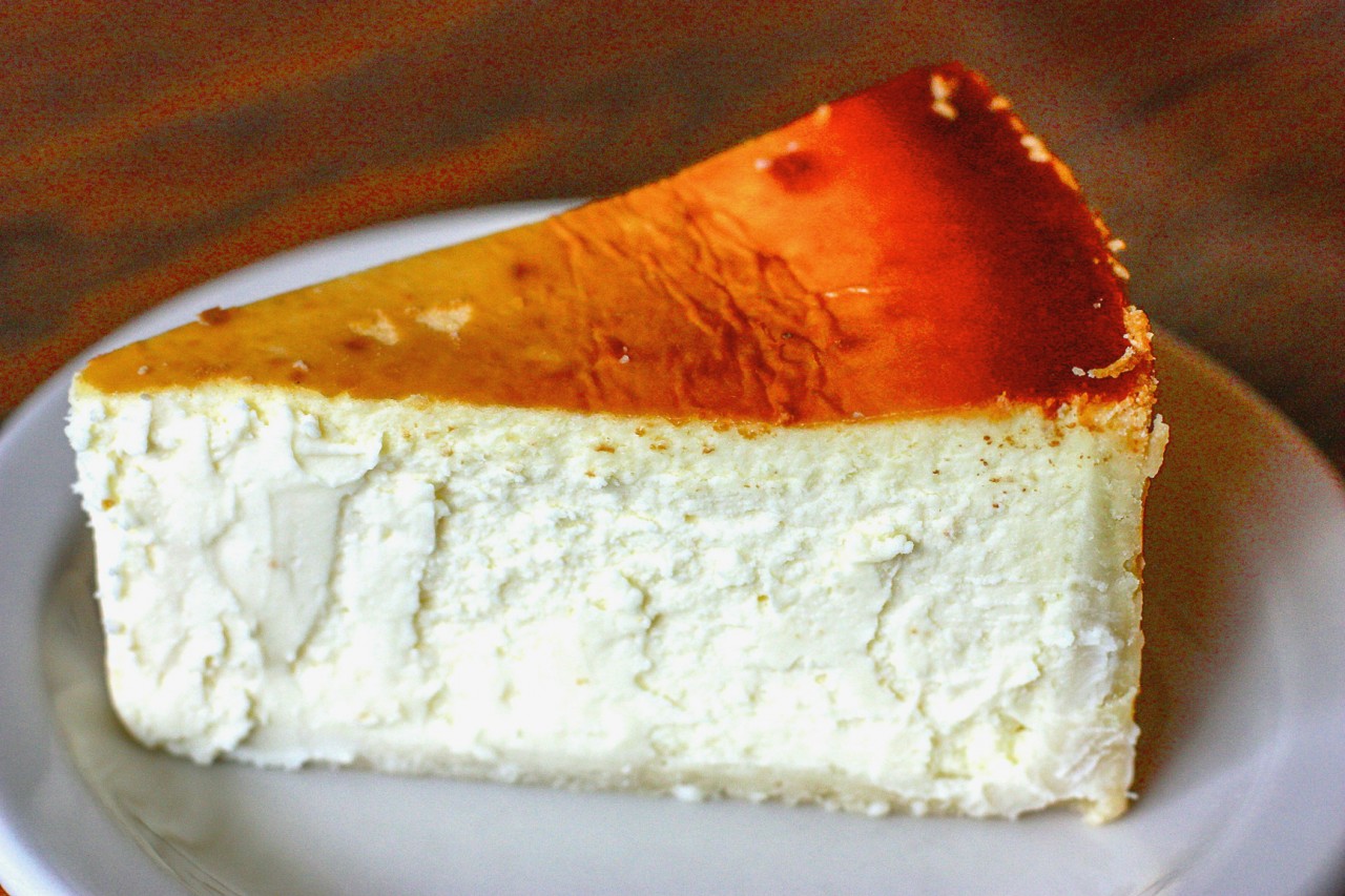 Greenblatt's Deli</strong> in Los Angeles makes a creamy, not too sweet cheesecake. Credit: Copyright Greenblatt’s Deli ” width=”1280″ height=”853″/></a><p class=